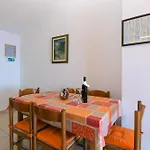 Apartamento 1 *