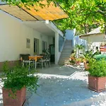 1 Apartamento *