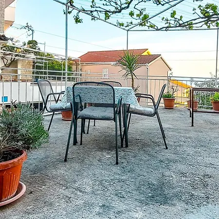 1 * Podgora (Split-Dalmatia)