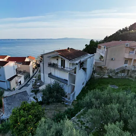 1 * Podgora (Split-Dalmatia)