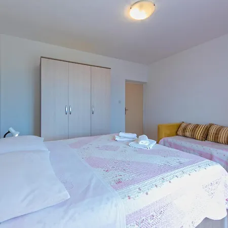 1 Appartement