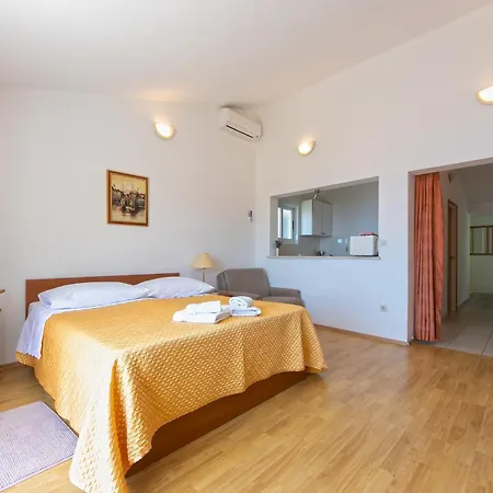 1 Appartement