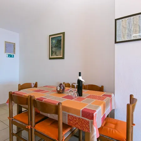 Appartement 1 *