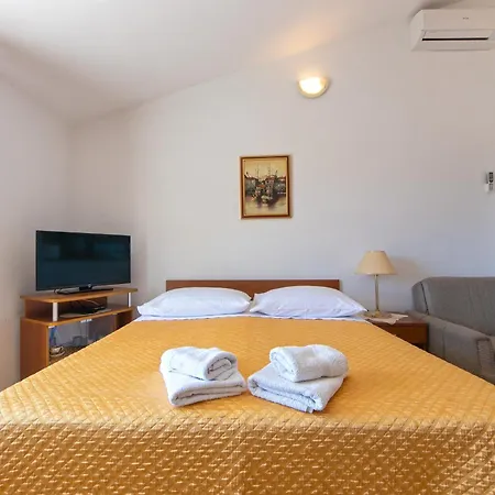 1 Podgora (Split-Dalmatia)