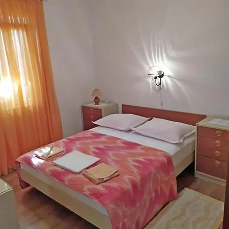 1 * Podgora