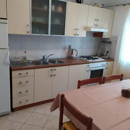 1 Apartment