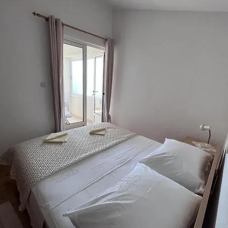 1 * Podgora