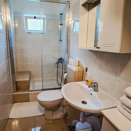 1 Apartment