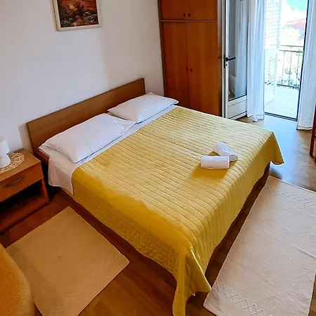 1 * Podgora