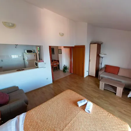 1 * Podgora